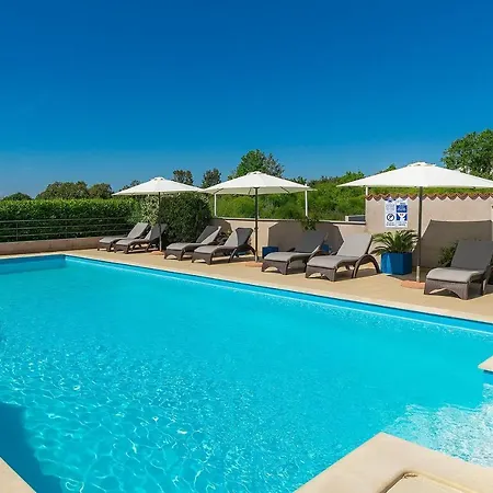 Astinian Jadranka アパート プーラ