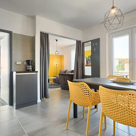 アパート Astinian Jadranka プーラ