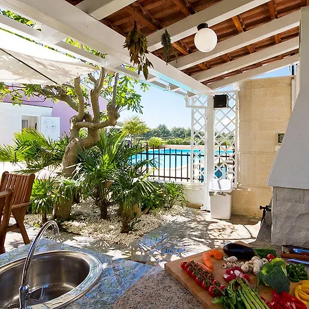 アパート Astinian Jadranka