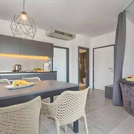 Astinian Jadranka Apartman Póla